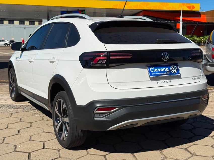Volkswagen-NIVUS-1.0 200 TSI TOTAL FLEX HIGHLINE AUTOMÁTICO