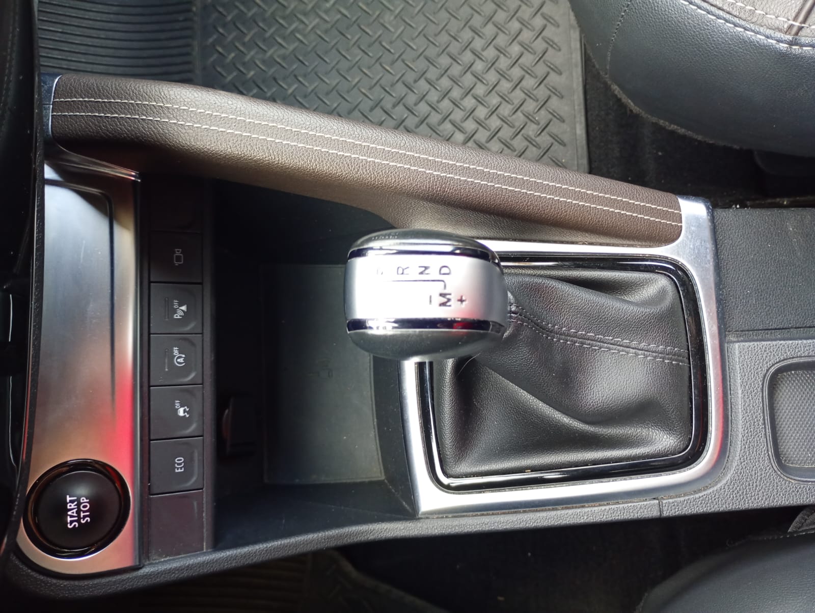 Renault-CAPTUR-CAPTUR Iconic 1.3 TB 16V Flex 5p Aut.