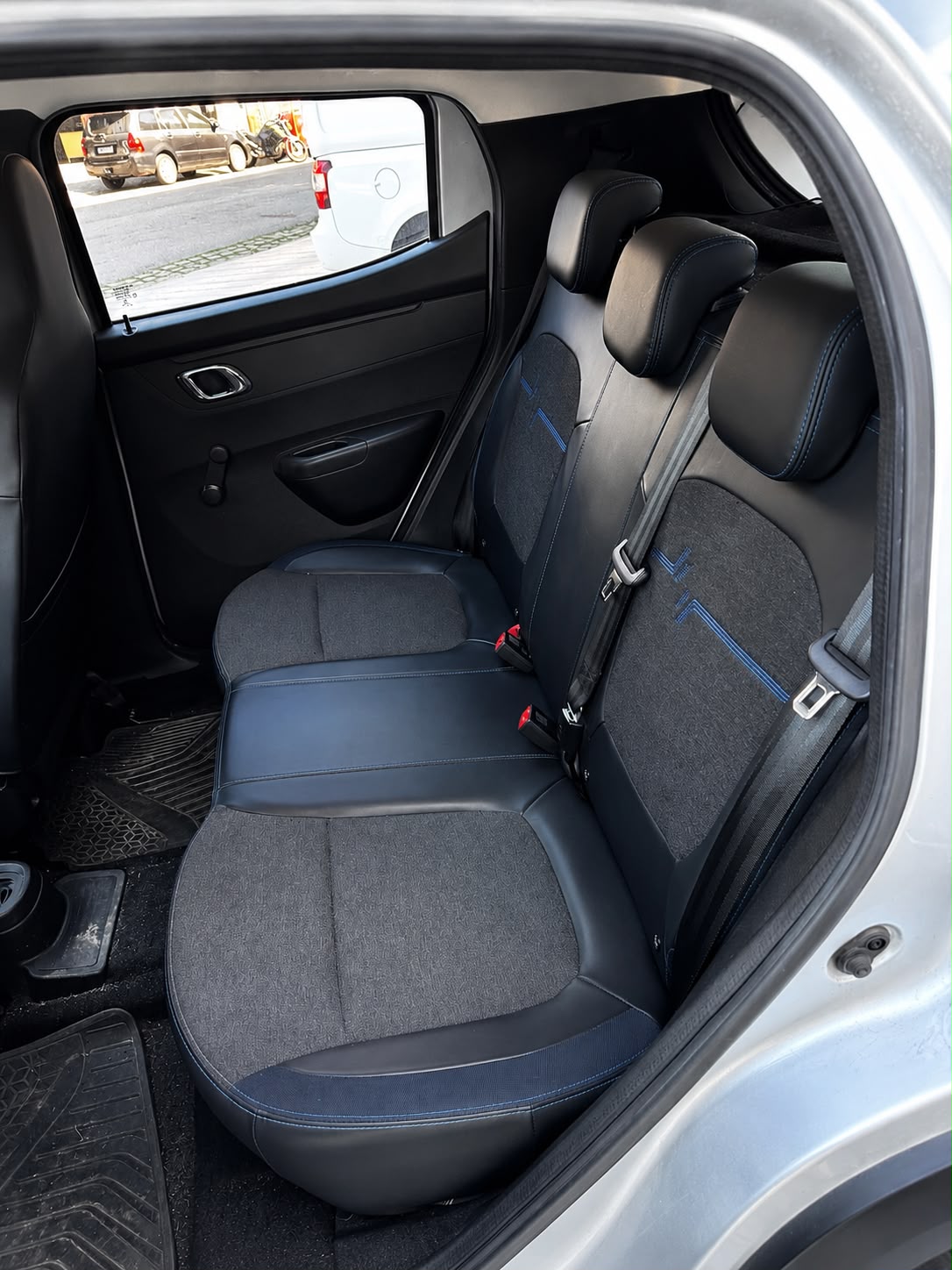 Renault-KWID-KWID Intense 1.0 Flex 12V 5p Mec.
