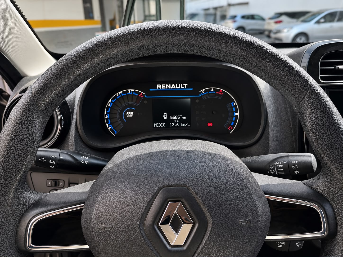 Renault-KWID-KWID Intense 1.0 Flex 12V 5p Mec.