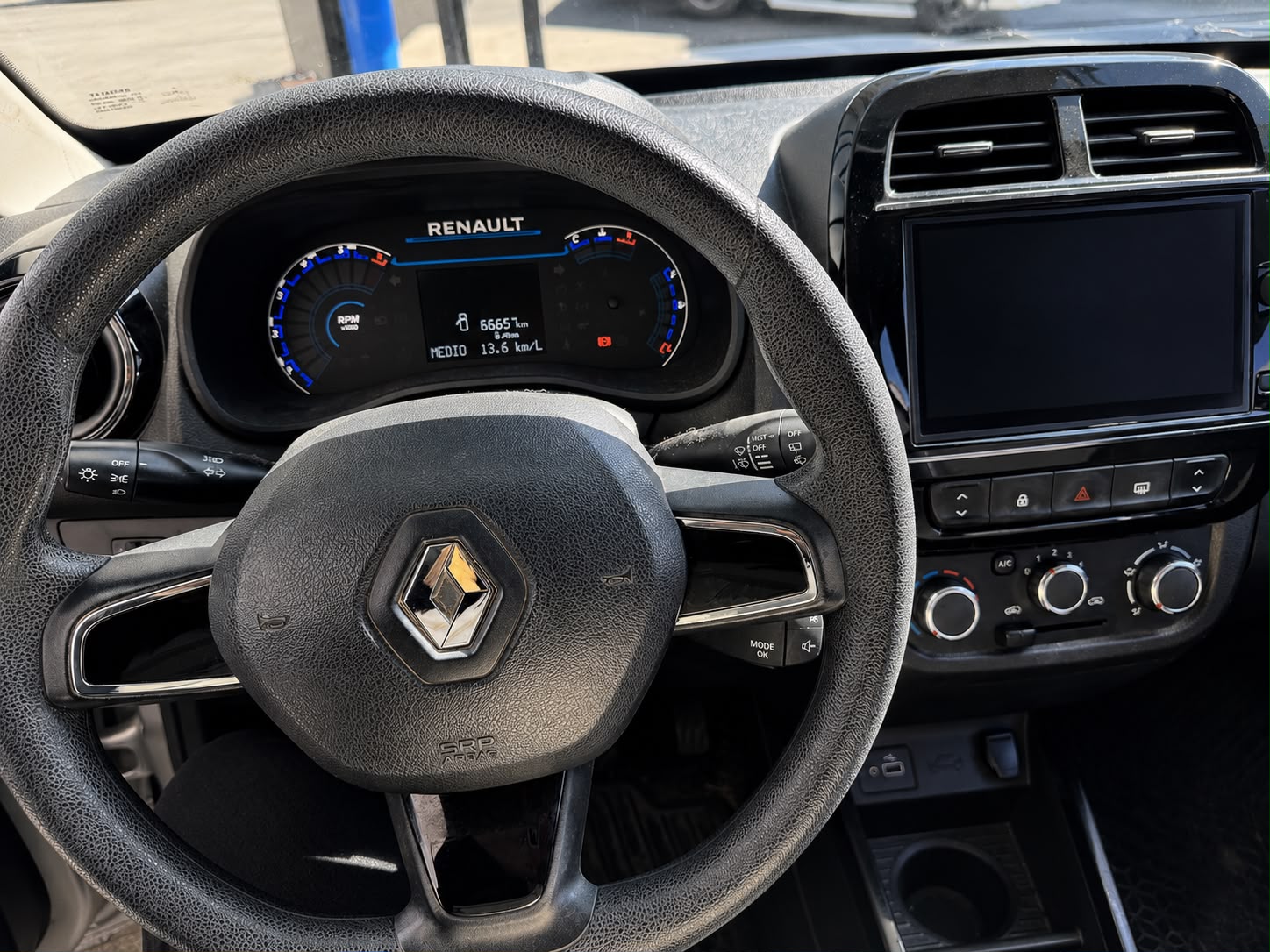 Renault-KWID-KWID Intense 1.0 Flex 12V 5p Mec.