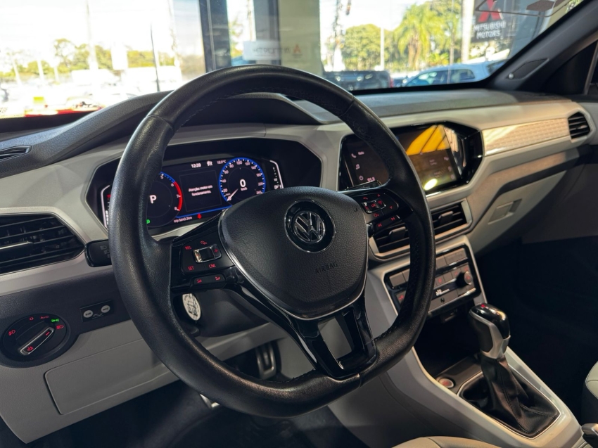 Volkswagen-T-CROSS-1.4 250 TSI TOTAL FLEX HIGHLINE AUTOMÁTICO