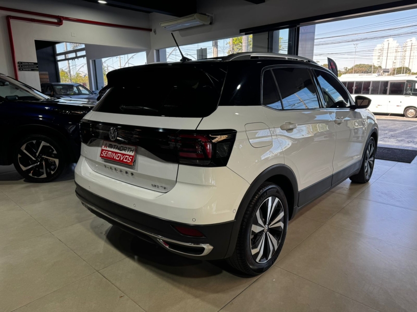 Volkswagen-T-CROSS-1.4 250 TSI TOTAL FLEX HIGHLINE AUTOMÁTICO