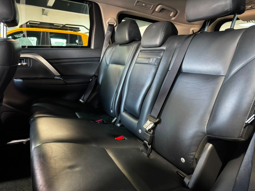 Mitsubishi-PAJERO SPORT-2.4 16V MIVEC TURBO DIESEL HPE-S AWD AUTOMÁTICO