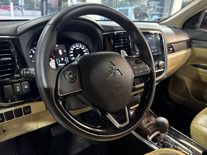 Mitsubishi-OUTLANDER-3.0 MIVEC V6 GASOLINA HPE-S AWD AUTOMÁTICO