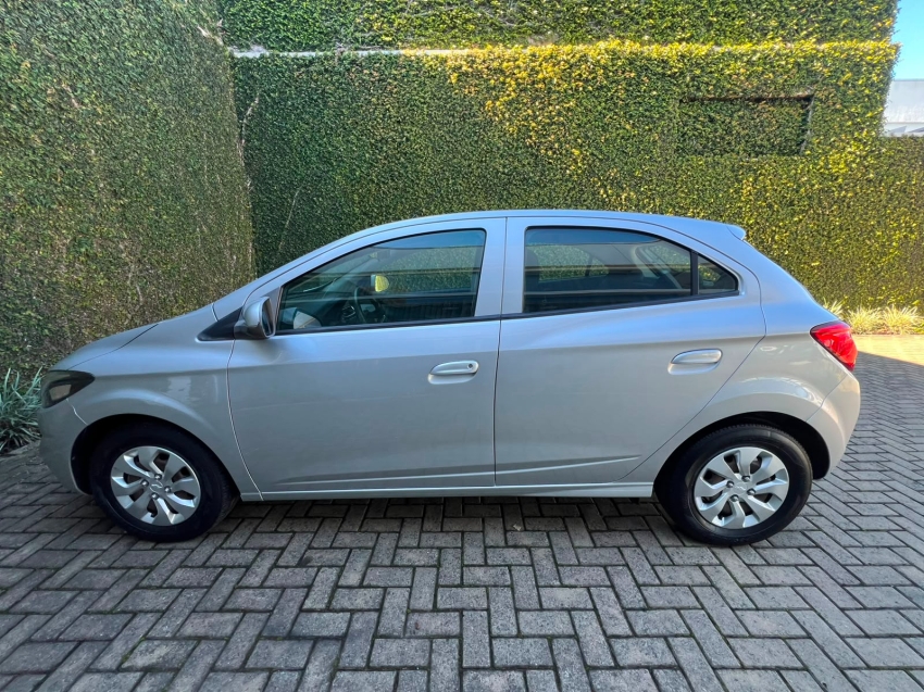GM - Chevrolet-ONIX-1.0 MPFI LT 8V FLEX 4P MANUAL