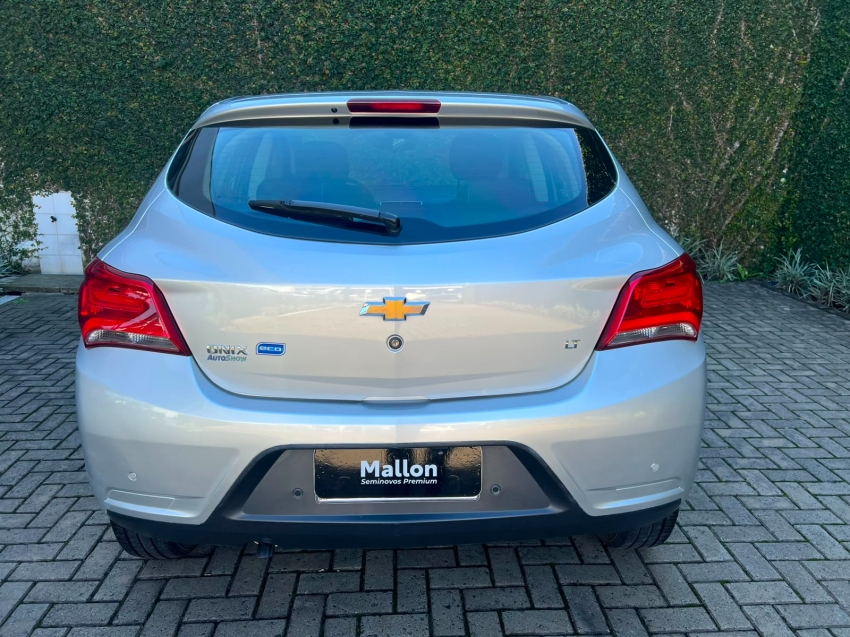 GM - Chevrolet-ONIX-1.0 MPFI LT 8V FLEX 4P MANUAL