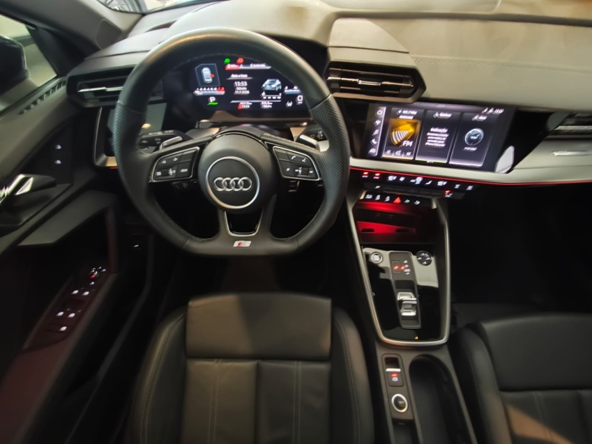 Audi-A3-2.0 40 TFSI MHEV SEDAN PERFORMANCE BLACK S-TRONIC