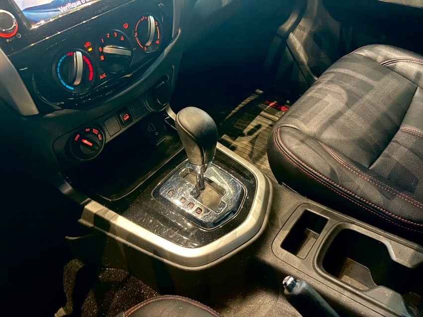 Nissan-FRONTIER-2.3 16V TURBO DIESEL ATTACK CD 4X4 AUTOMÁTICO