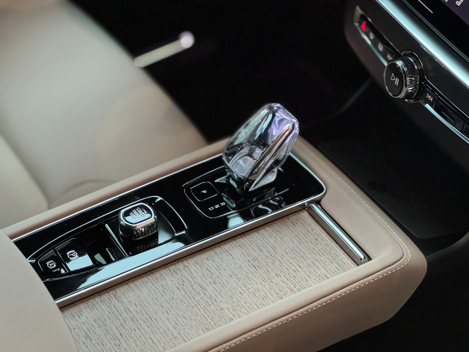 Volvo-XC 90-XC 90 T-8 Plus 2.0 AWD (Híbrido)
