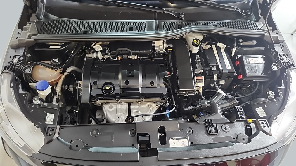 Peugeot-208-1.6 16V FLEX ACTIVE AT6