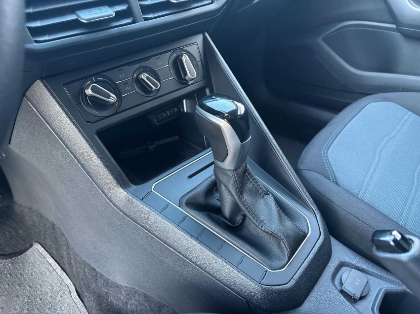 Volkswagen-NIVUS-1.0 200 TSI TOTAL FLEX COMFORTLINE AUTOMÁTICO