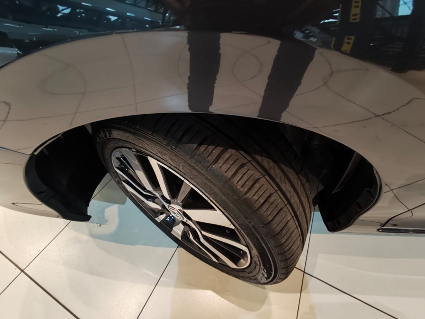 Honda-CITY-1.5 i-VTEC FLEX HATCH TOURING CVT