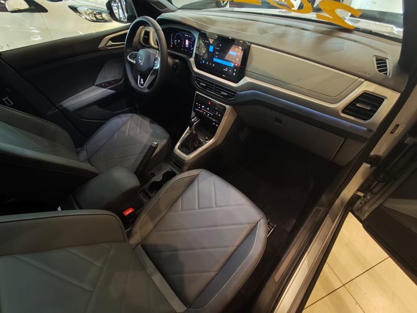 Volkswagen-T-CROSS-1.0 200 TSI TOTAL FLEX COMFORTLINE AUTOMÁTICO
