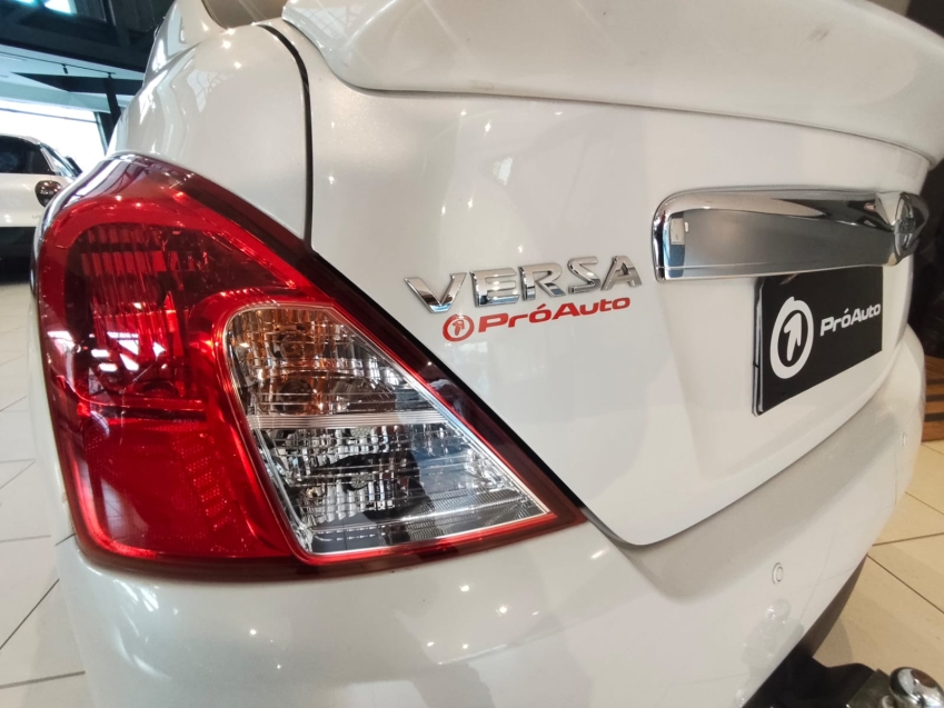 Nissan-VERSA-1.6 16V FLEXSTART SL 4P XTRONIC