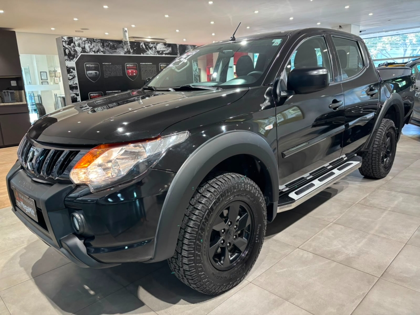 Mitsubishi-L200 TRITON-2.4 16V TURBO DIESEL OUTDOOR GLS CD 4X4 AUTOMÁTICO
