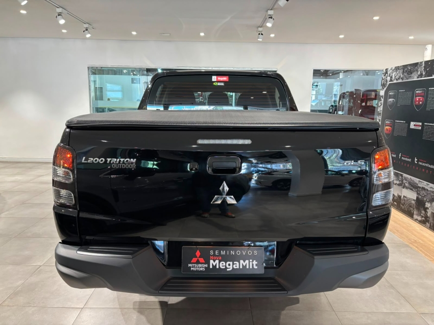 Mitsubishi-L200 TRITON-2.4 16V TURBO DIESEL OUTDOOR GLS CD 4X4 AUTOMÁTICO