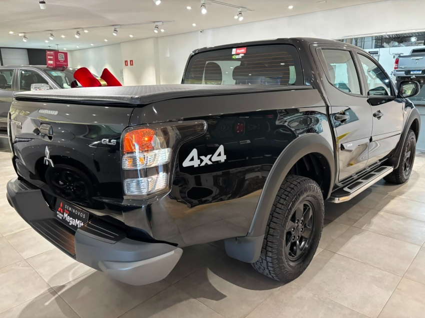 Mitsubishi-L200 TRITON-2.4 16V TURBO DIESEL OUTDOOR GLS CD 4X4 AUTOMÁTICO