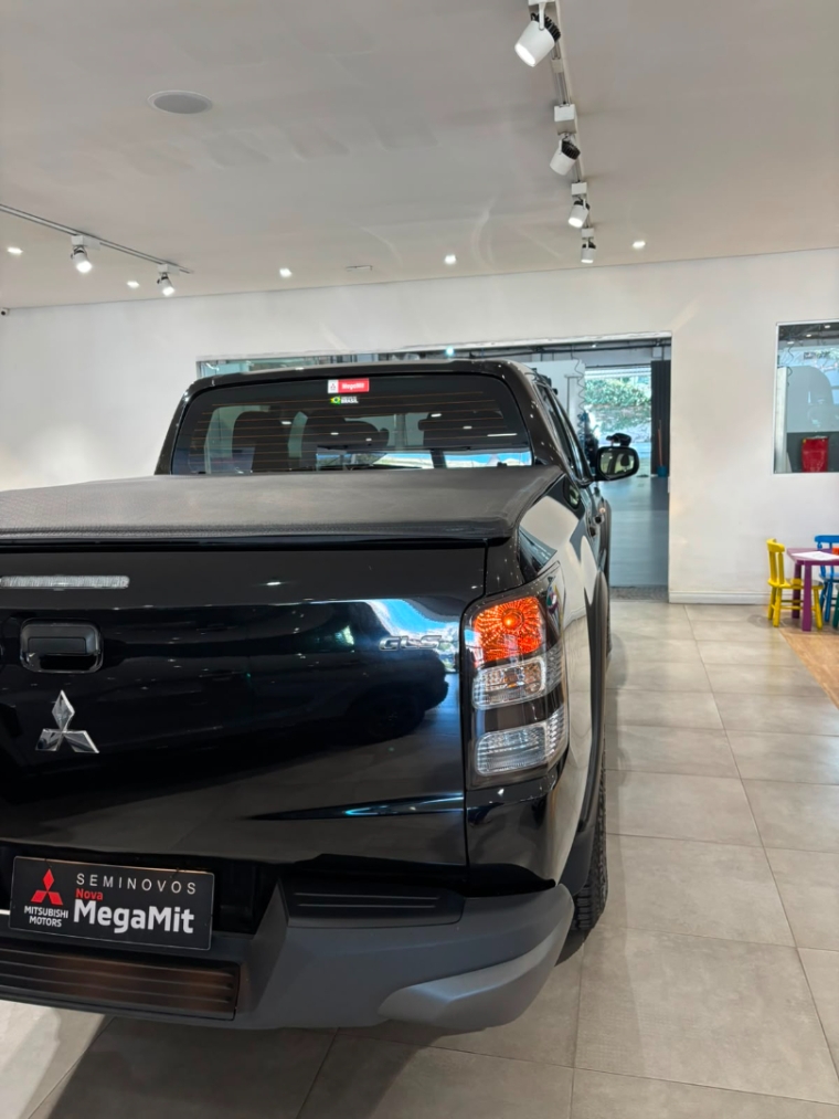 Mitsubishi-L200 TRITON-2.4 16V TURBO DIESEL OUTDOOR GLS CD 4X4 AUTOMÁTICO