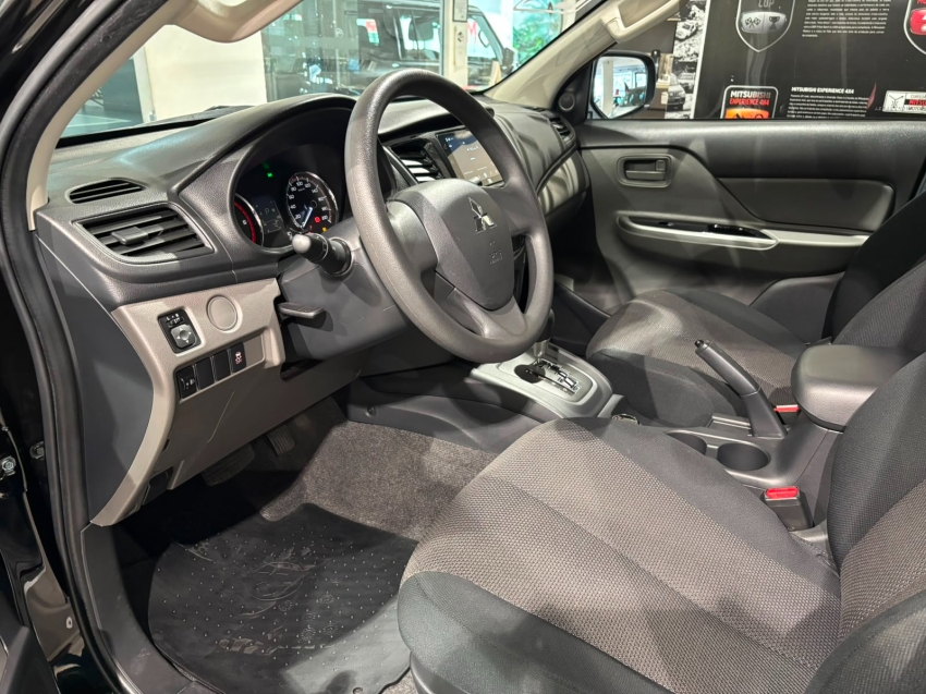 Mitsubishi-L200 TRITON-2.4 16V TURBO DIESEL OUTDOOR GLS CD 4X4 AUTOMÁTICO