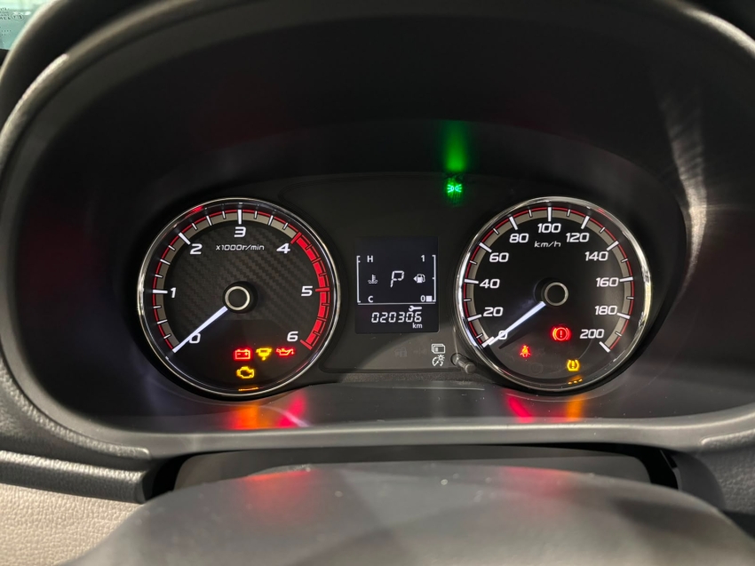 Mitsubishi-L200 TRITON-2.4 16V TURBO DIESEL OUTDOOR GLS CD 4X4 AUTOMÁTICO