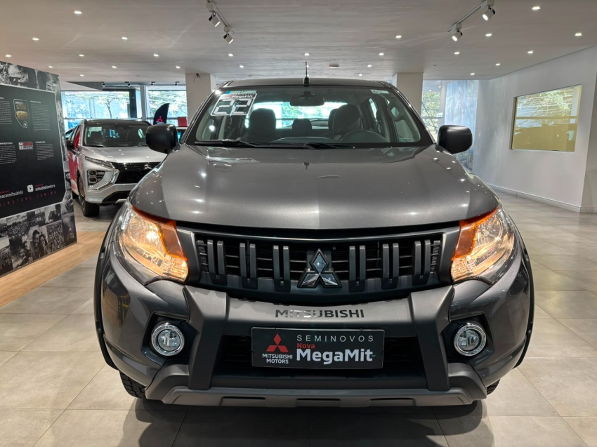 Mitsubishi-L200 TRITON-2.4 16V TURBO DIESEL OUTDOOR GLX CD 4X4 MANUAL