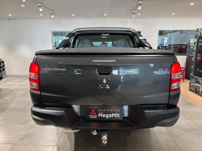 Mitsubishi-L200 TRITON-2.4 16V TURBO DIESEL OUTDOOR GLX CD 4X4 MANUAL