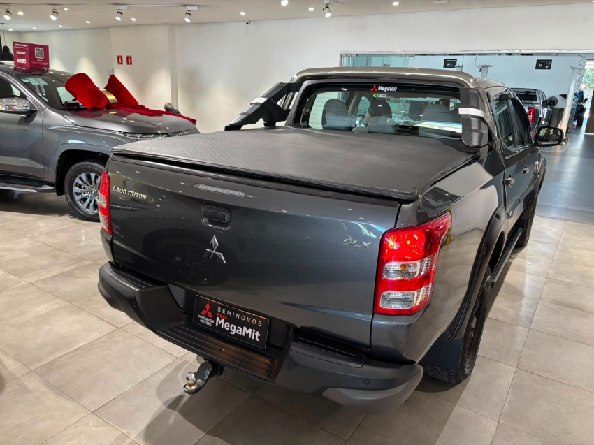 Mitsubishi-L200 TRITON-2.4 16V TURBO DIESEL OUTDOOR GLX CD 4X4 MANUAL