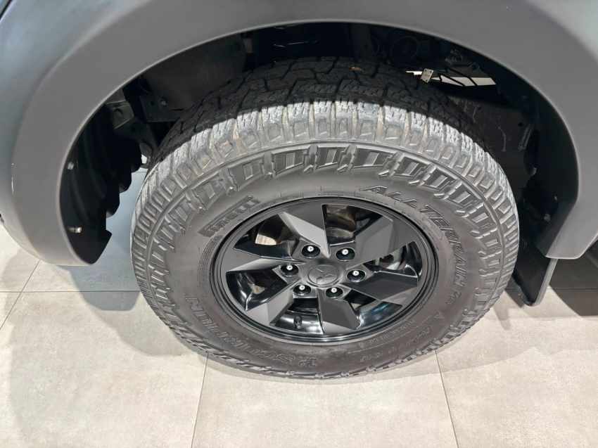 Mitsubishi-L200 TRITON-2.4 16V TURBO DIESEL OUTDOOR GLX CD 4X4 MANUAL