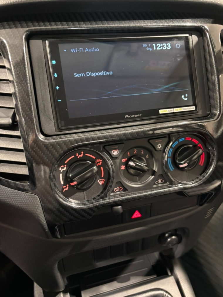 Mitsubishi-L200 TRITON-2.4 16V TURBO DIESEL OUTDOOR GLX CD 4X4 MANUAL