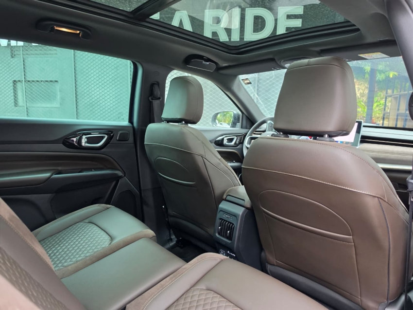 Jeep-COMMANDER-2.0 TD380 TURBO DIESEL OVERLAND AT9