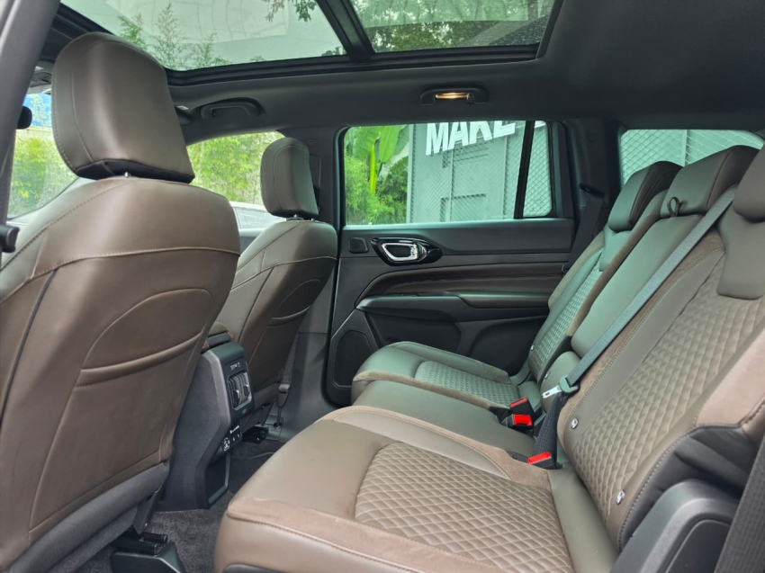 Jeep-COMMANDER-2.0 TD380 TURBO DIESEL OVERLAND AT9