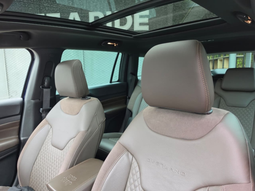 Jeep-COMMANDER-2.0 TD380 TURBO DIESEL OVERLAND AT9