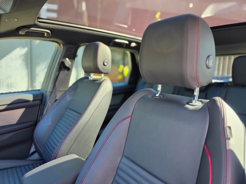 Land Rover-DISCOVERY SPORT-2.0 P250 TURBO FLEX R-DYNAMIC SE AUTOMÁTICO