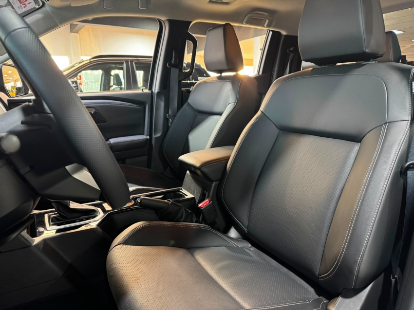 Mitsubishi-TRITON-2.4 BITURBO DIESEL CD HPE 4X4 AUTOMÁTICO