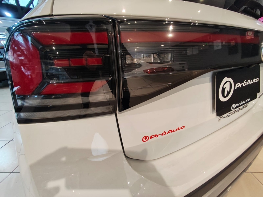 Volkswagen-T-CROSS-1.0 200 TSI TOTAL FLEX COMFORTLINE AUTOMÁTICO