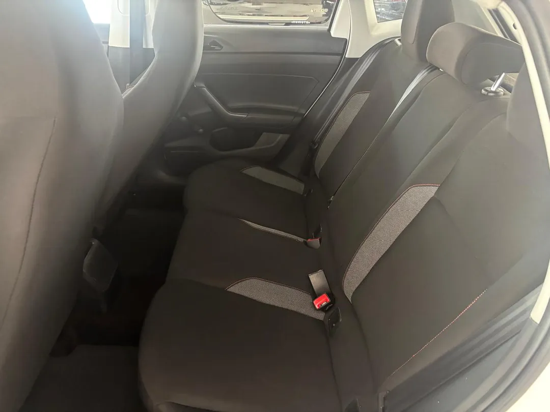 Polo Track 1.0 Flex 12V 5p
