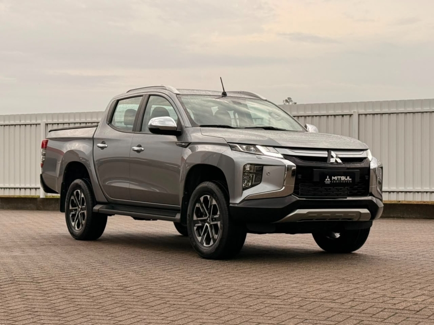 Mitsubishi-L200 TRITON-2.4 16V TURBO DIESEL SPORT HPE-S CD 4P 4X4 AUTOMÁTICO