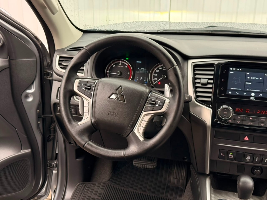 Mitsubishi-L200 TRITON-2.4 16V TURBO DIESEL SPORT HPE-S CD 4P 4X4 AUTOMÁTICO