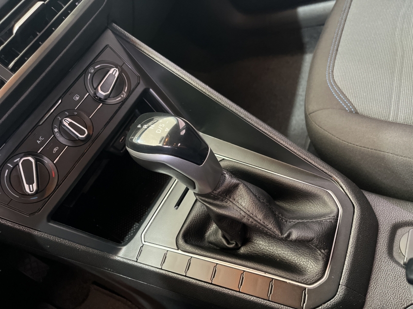 Volkswagen-NIVUS-1.0 200 TSI TOTAL FLEX COMFORTLINE AUTOMÁTICO
