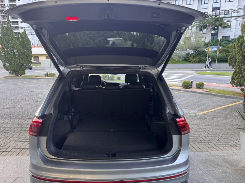 Volkswagen-TIGUAN-2.0 300 TSI GASOLINA ALLSPACE R-LINE AUTOMÁTICO