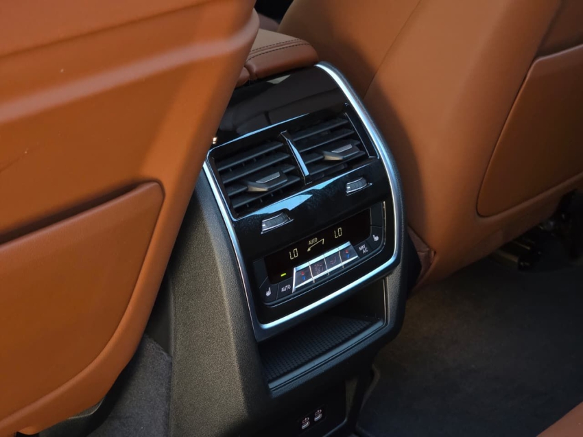 BMW-X7-4.4 V8 GASOLINA M60i STEPTRONIC