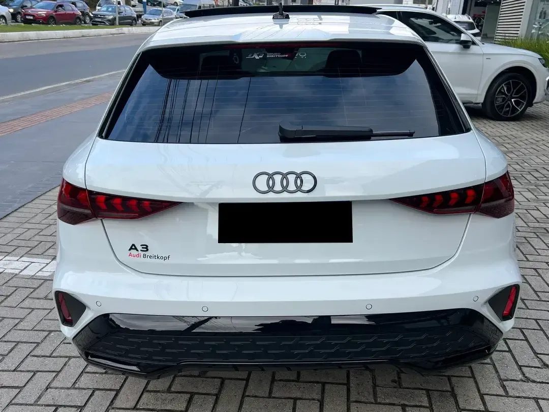 Audi-A3-A3 Sportb. Performance Black 2.0 S-tron.