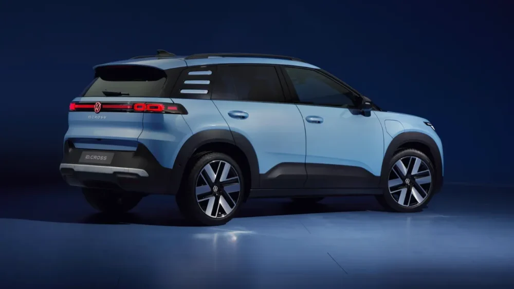 Novo T-Cross elétrico da Volkswagen estreia com baterias LFP, até 211 cv e autonomia