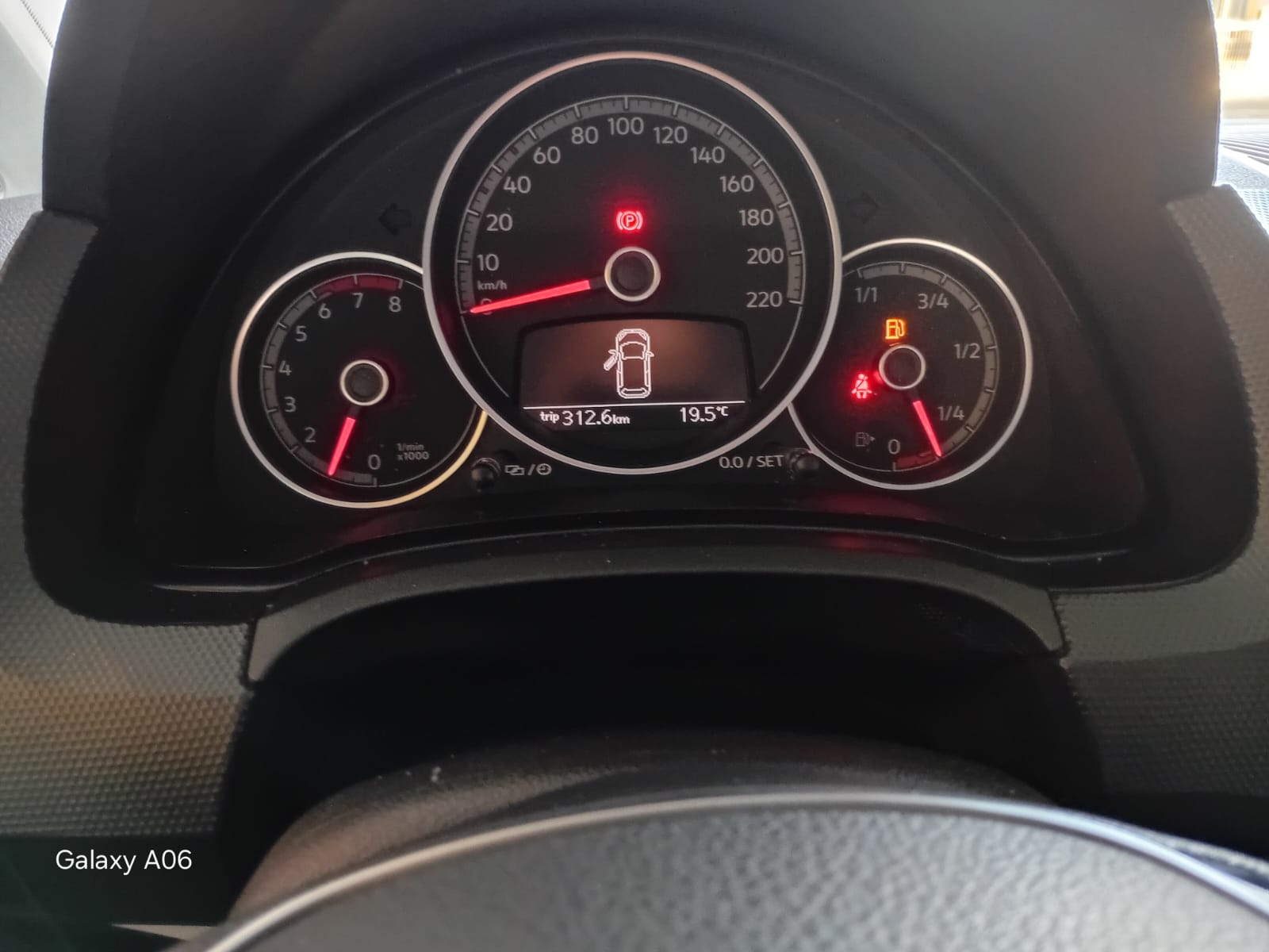 Volkswagen-up!-up! move 1.0 TSI Total Flex 12V 5p