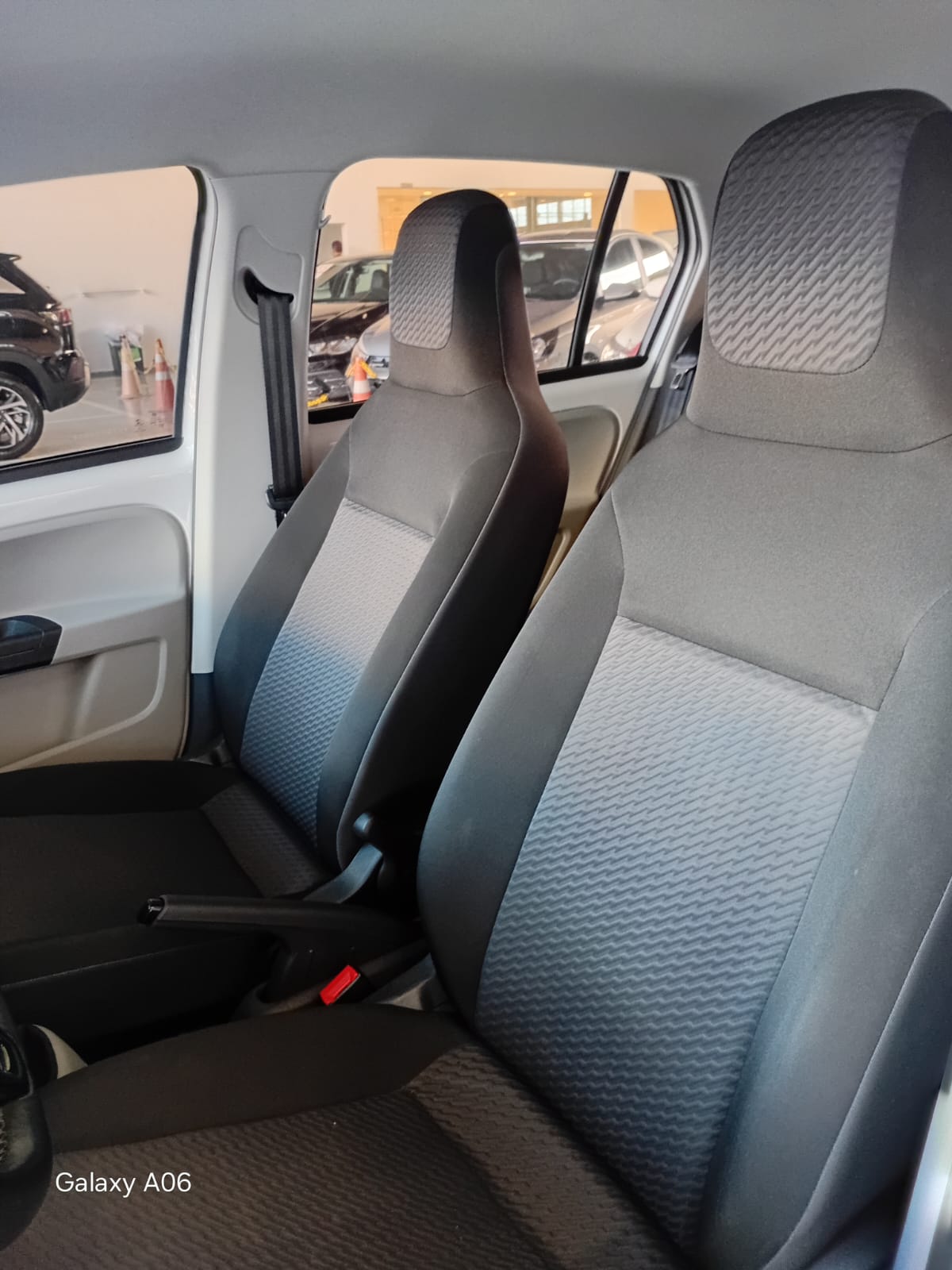 Volkswagen-up!-up! move 1.0 TSI Total Flex 12V 5p