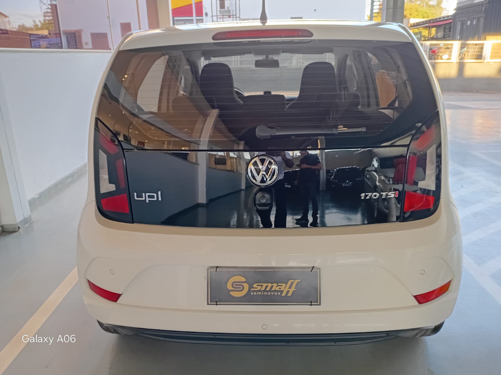 Volkswagen-up!-up! move 1.0 TSI Total Flex 12V 5p