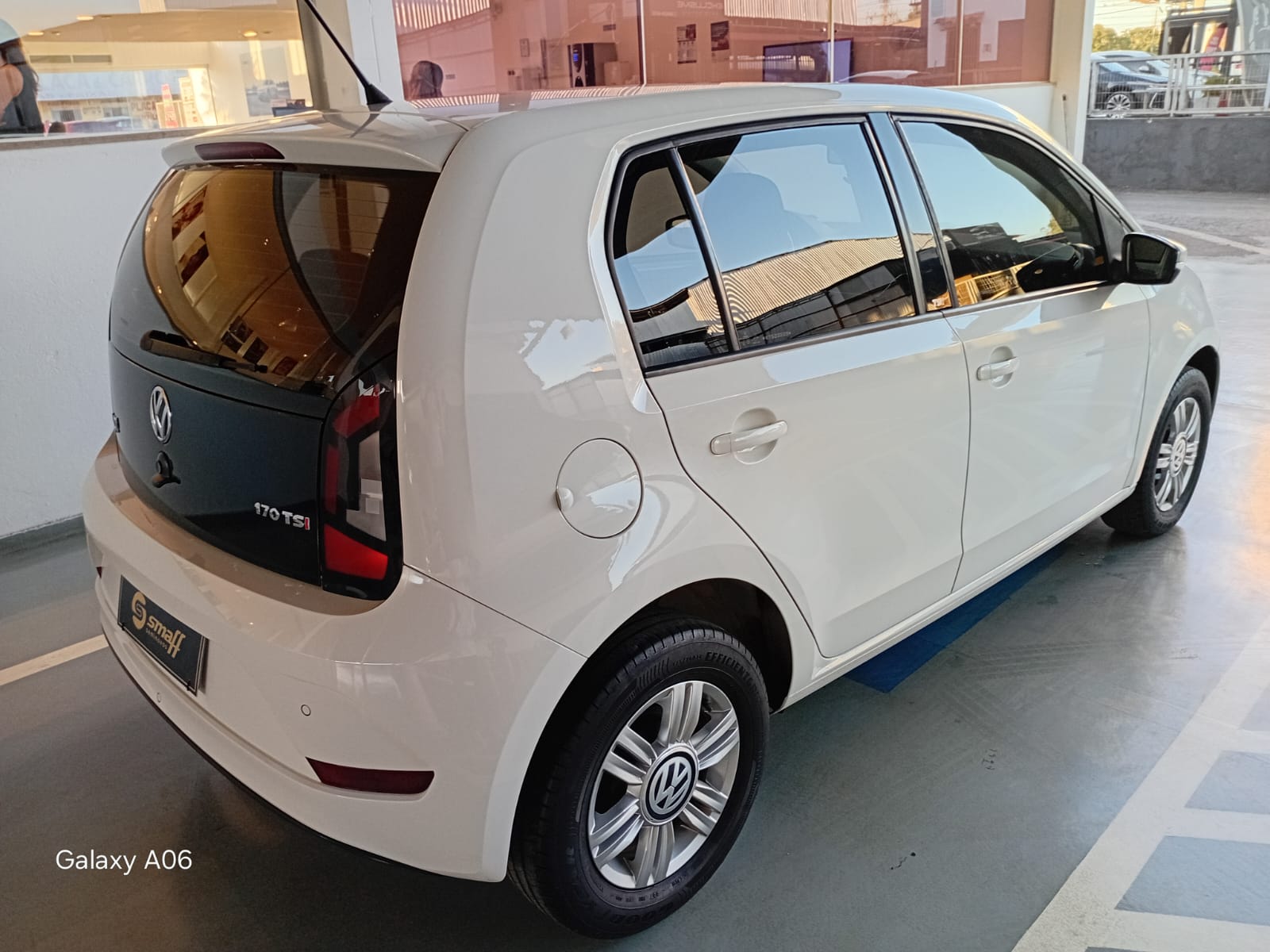 Volkswagen-up!-up! move 1.0 TSI Total Flex 12V 5p
