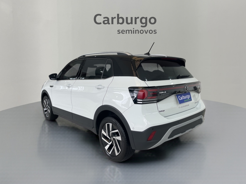 Volkswagen-T-CROSS-1.4 250 TSI TOTAL FLEX HIGHLINE AUTOMÁTICO