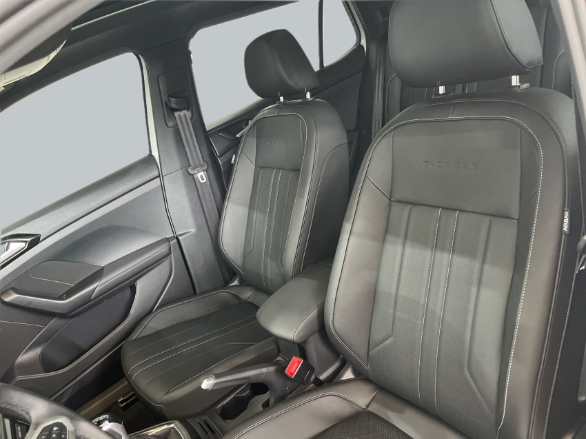 Volkswagen-T-CROSS-1.4 250 TSI TOTAL FLEX HIGHLINE AUTOMÁTICO